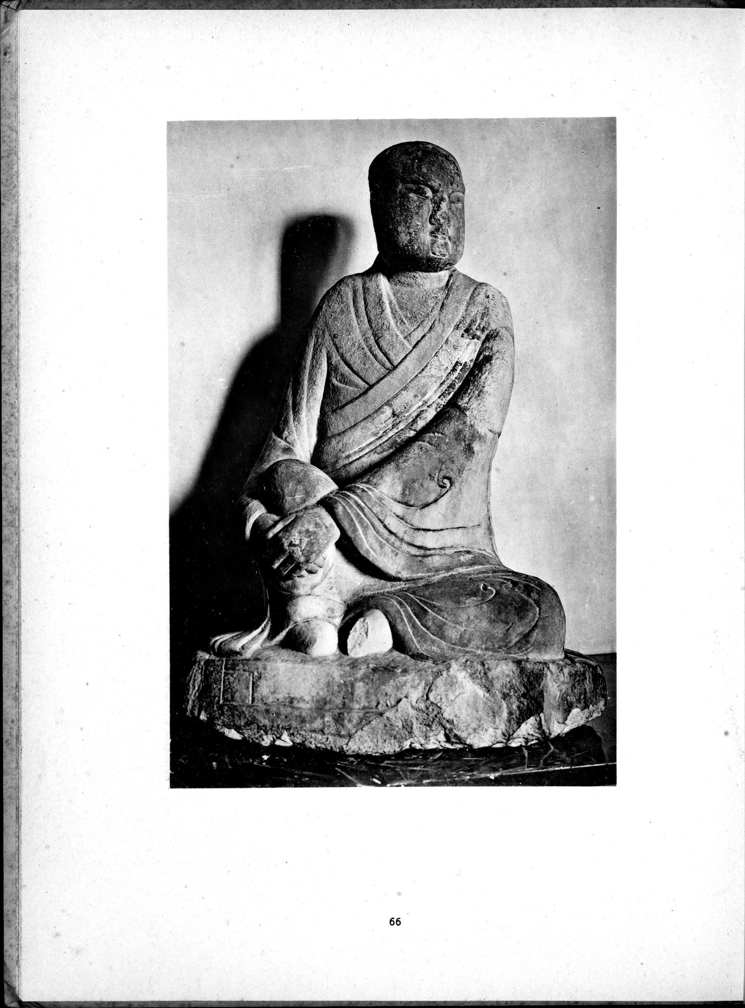 Die Chinesische Steinplastik : vol.1 / Page 70 (Grayscale High Resolution Image)