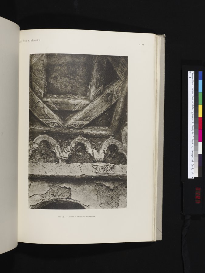Nouvelles Recherches Archéologiques à Bāmiyān : vol.1 / 187 ページ（カラー画像）