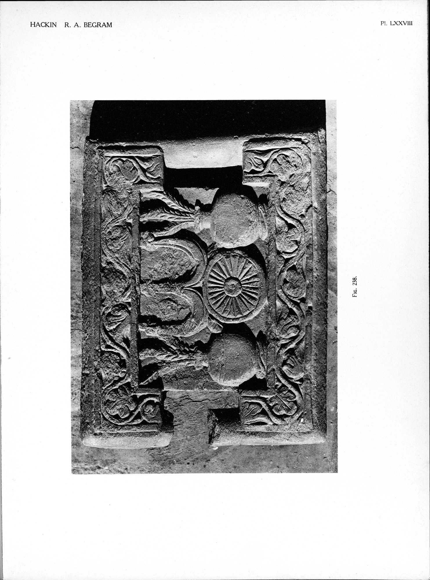 Recherches Archéologiques à Begram : vol.2 / 161 ページ（白黒高解像度画像）