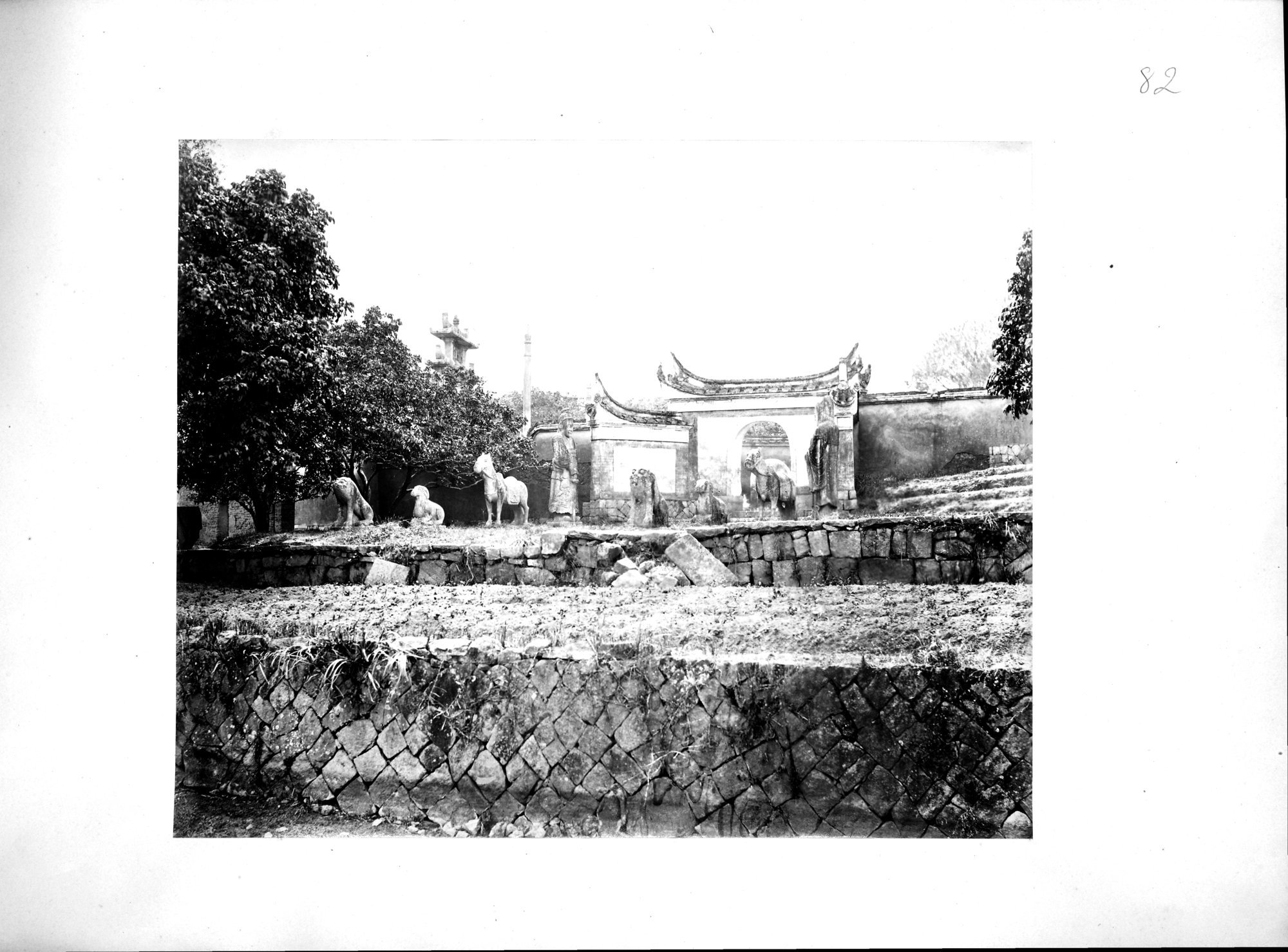 Album of Hongkong Canton Macao Amoy Foochow : vol.1 / 84 ページ（白黒高解像度画像）