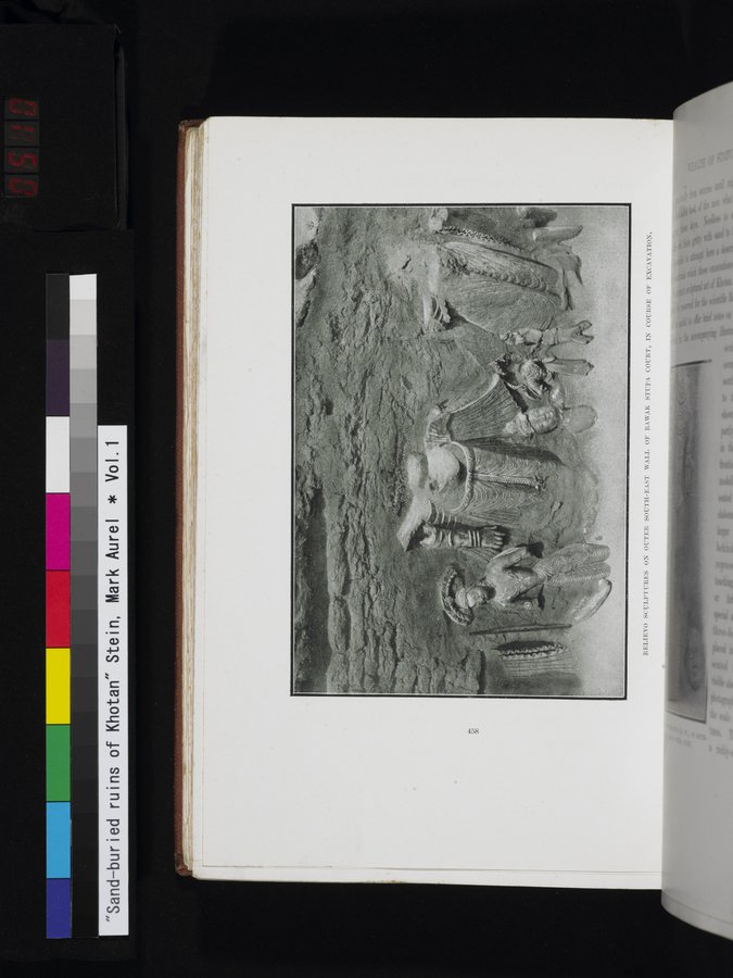Sand-Buried Ruins of Khotan : vol.1 / 510 ページ（カラー画像）